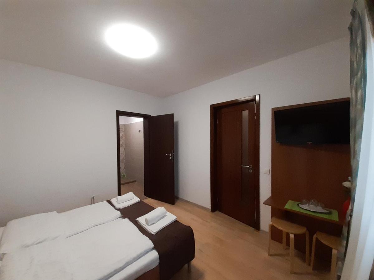 Mirana Hotel Cristian  Bagian luar foto