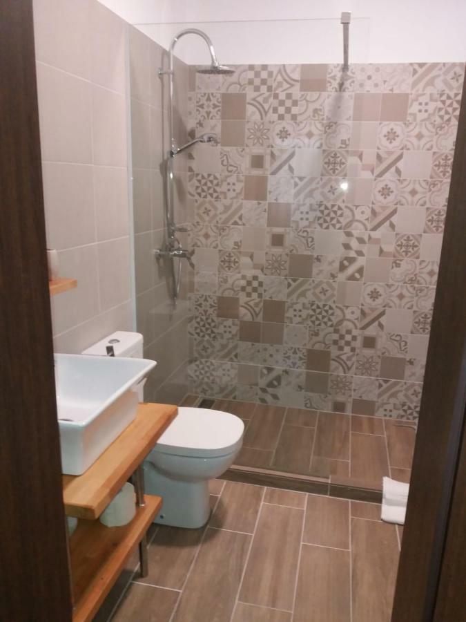 Mirana Hotel Cristian  Bagian luar foto